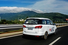 用配置打动人心 试驾比速M3手动挡