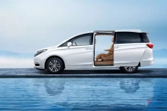 商务车打入家用市场需要哪些小心机