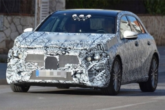 奔驰新一代A级谍照曝光 将增三门版车型