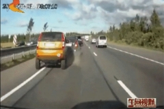 这些不要命的开车习惯，你有没有？