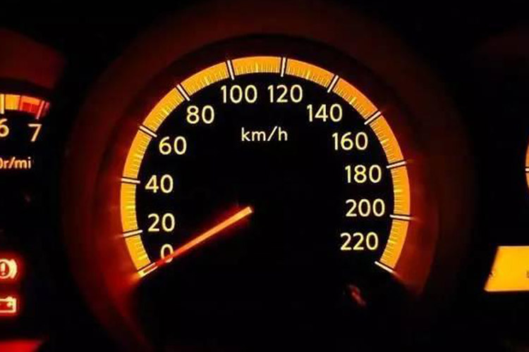 车速表显示100km/h，实际车速就是100km/h吗？