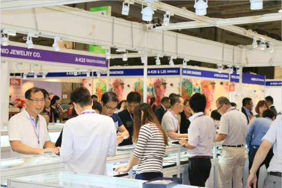 全球万款珠宝聚集香港珠宝节 国内扫货团准备