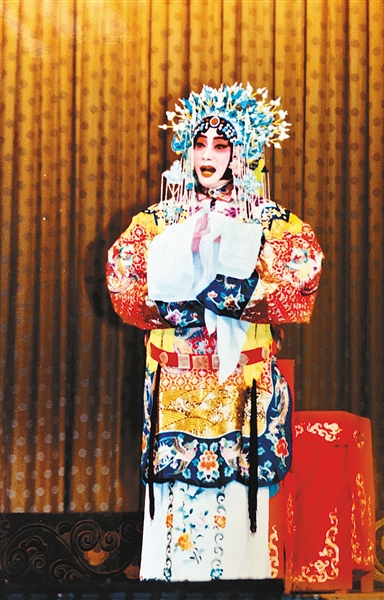 　　梅葆玖先生在演唱（资料图片）　　记者 尚洪涛 摄