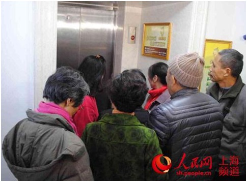 普陀区长征镇怒江苑小区7号楼成功加装电梯