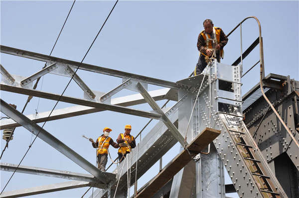 汉水铁路桥涂装施工作业