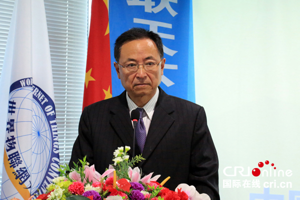 　　原中国电子科技集团第三研究所所长范茂军教授。