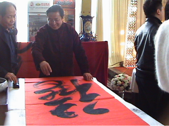 正在创作的李云峰