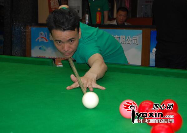 图为新疆冠军马兵在比赛中。