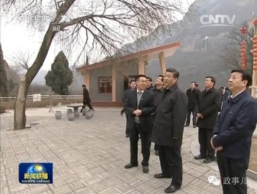 右一为冯新柱