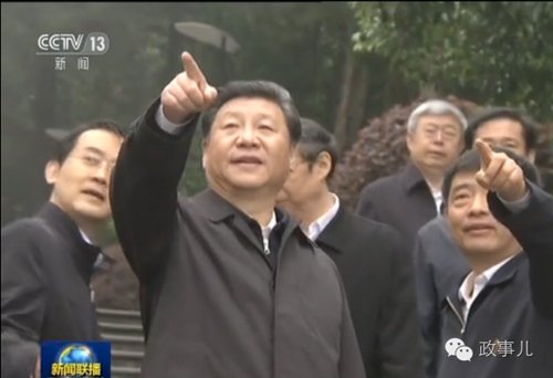 右一为孙云飞
