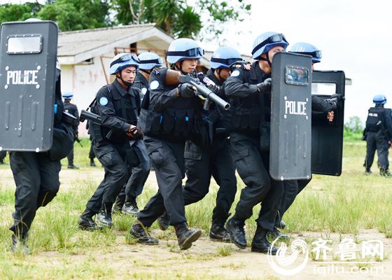 维护部队里的山东警察故事④在利比亚一天执勤16个小时