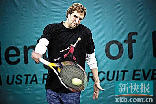 ■诺维茨基依旧保留打网球的爱好。