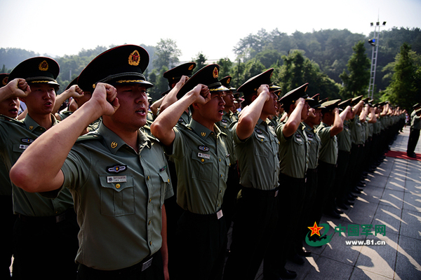 现在初中没毕业想当兵是一丁点机会都没有了吗