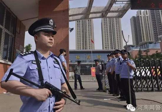 河南警方严阵以待
