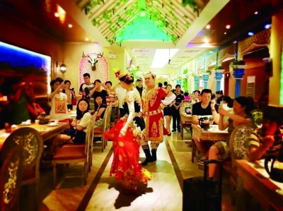 百位美食评论员尝鲜新疆风味