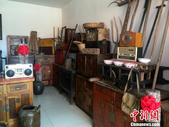 ͼΪ���ڰڷ��Ÿ�����ʷʱ�ڵ�ũ���þ��Լ��Ļ�չƷ������� ��
