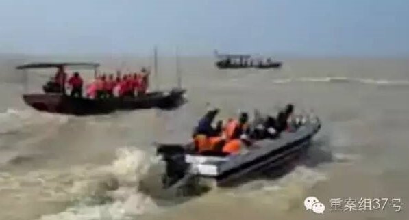 　　▲渔民冲突现场。 视频截图
