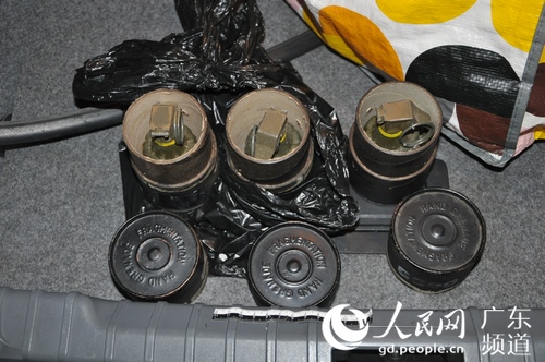 警方在嫌疑人车内查获军用手雷3枚。广州警方供图
