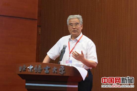 中国人民大学文学院院长孙郁发言。中国网 张艳玲 摄