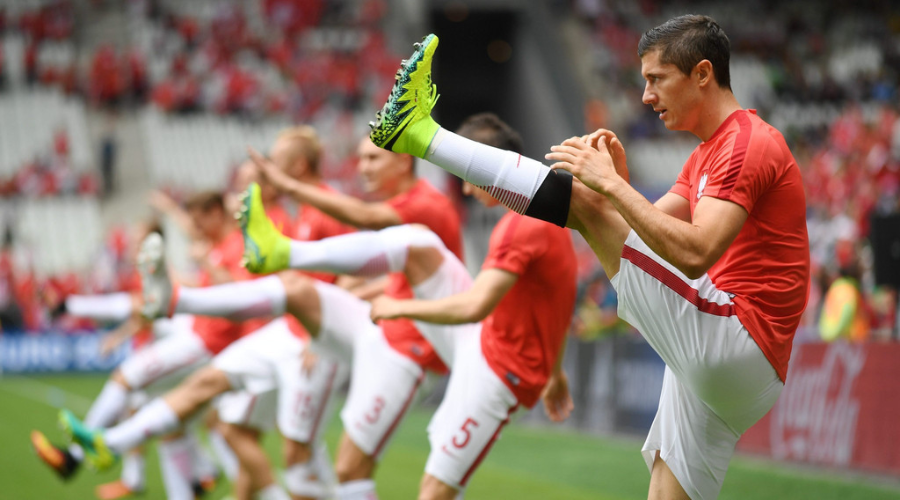欧洲杯-沙奇里倒钩世界波 点球波兰6-5瑞士首进