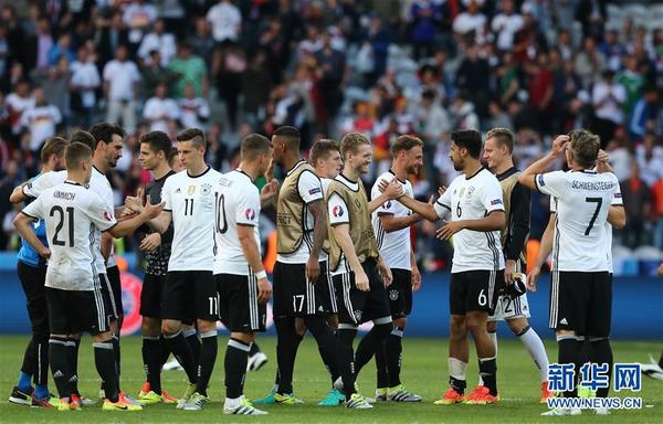 欧洲足球锦标赛八分之一决赛:德国3:0胜斯洛伐