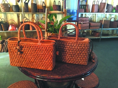 野山葡萄藤包已经形成了系列产品。