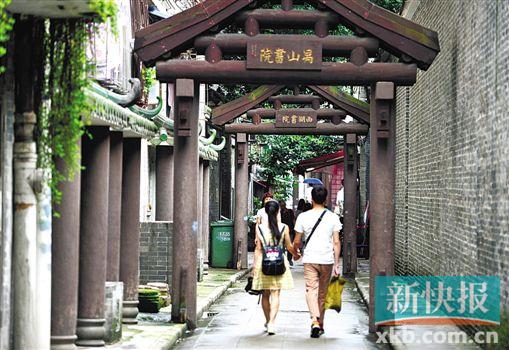 ■大小马站书院群周围民居遍布。