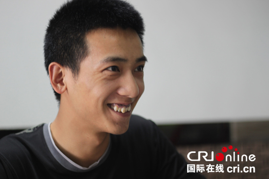 青春阳光的90后小伙子张育仓