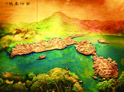 ▲ 西湖春晓  寿山石+软木画+漆画  镇海楼收藏