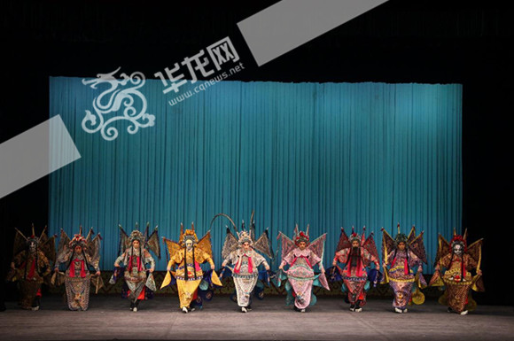 众家太保齐亮相,京剧团实力得展现。通讯员 胡科杰 摄