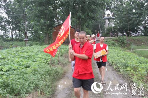 湖北仙桃防汛救灾 志愿者在行动