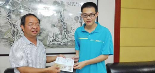 济南平阴一中718分高考学霸孙昊要当物理学家