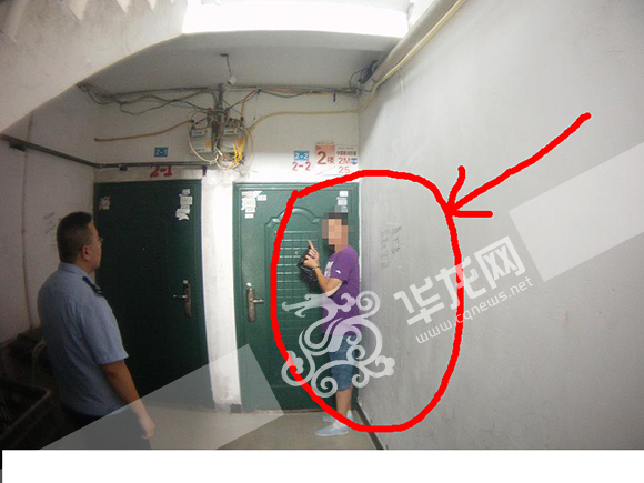 图为嫌犯指认犯罪现场。 警方供图 华龙网发