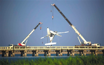 上海水上飞机首航撞桥 致5死5伤