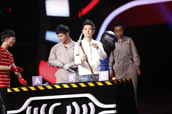 加油向未来:撒贝宁加油向未来还原TFBOYS舞蹈_朱丹王 ...