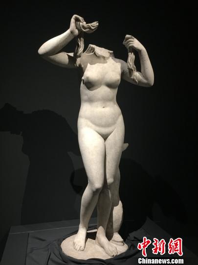 图为古罗马帝国时期的爱神维纳斯雕像真品。　曾洁　摄