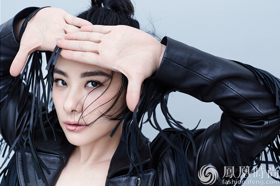 奥运冠军刘璇时尚大片难掩俏皮本色 半丸子头