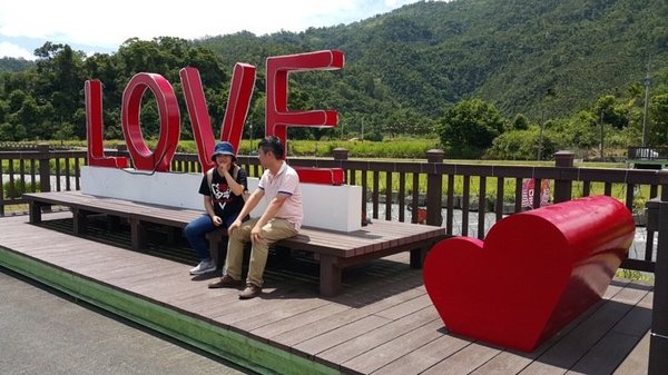 三星将柑仔溪桥打造为情锁景点“爱之桥”。记者廖雅欣/摄影 图片来源：台湾《联合报》