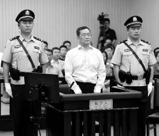8月4日，被告人周世锋在法庭上 新华社发