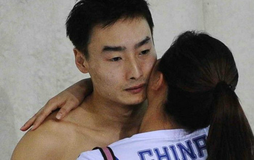 相恋6年秦凯在奥运颁奖礼上求婚何姿