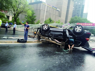 四辆马车疯狂猜成语_《疯狂猜图》四辆马车并排跑打一成语疯狂猜成语是一款根据图片提...