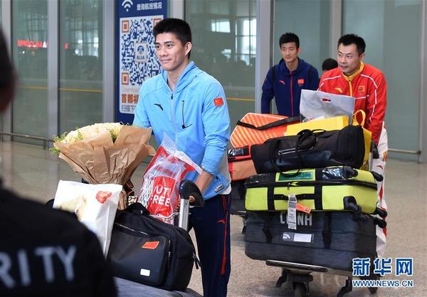 中国羽毛球队回国