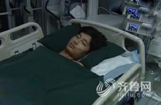 17岁男生不会游泳跳水救同窗:关系很好没空想