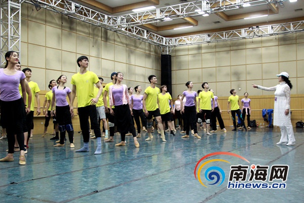 大型原创歌舞诗《黎族家园》在京紧张排练中。南海网记者 陈望 摄