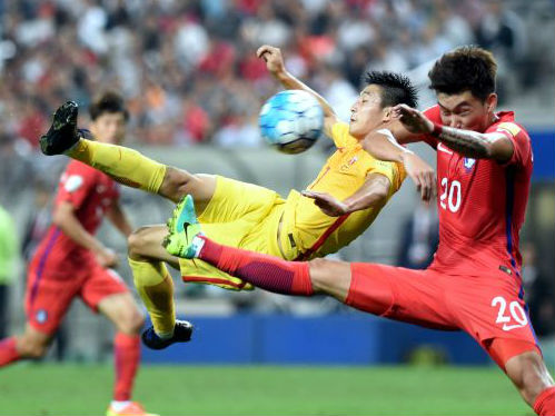 外媒看中国男足惜败韩国:敏感时刻的激烈比赛