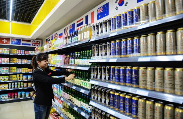 外媒:中国酝酿消费税改革 化妆品等或集体降价
