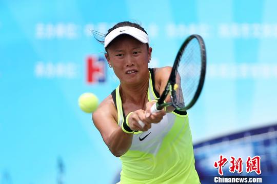 2016ITF国际女子网球巡回赛珠海站女单正赛首轮赛,图为张凯贞 华发 摄