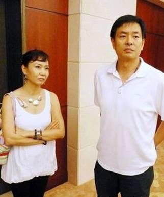 老婆陪老总_华为老总任三老婆照片