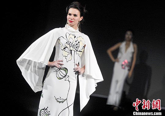 亚欧丝绸之路服装节上演俄罗斯风