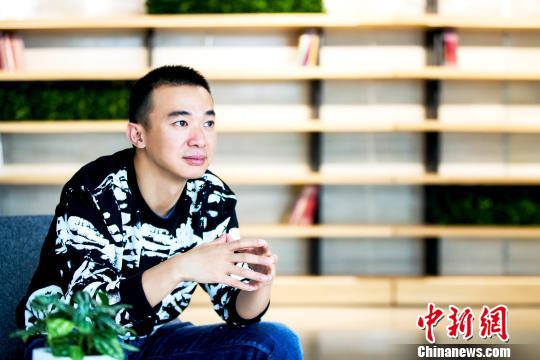 9月24日，凤凰娱乐CEO张佳运在凤凰国际传媒中心接受记者专访。　夏宾　摄